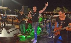 Foto de la galería: Noche de sábado: salida familiar, cena y música en vivo en otra vuelta por la costa posadeña