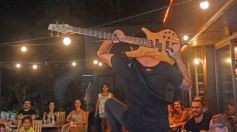 Foto de la galería: Noche de sábado: salida familiar, cena y música en vivo en otra vuelta por la costa posadeña