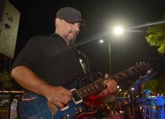 Foto de la galería: Noche de sábado: salida familiar, cena y música en vivo en otra vuelta por la costa posadeña