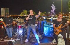 Foto de la galería: Noche de sábado: salida familiar, cena y música en vivo en otra vuelta por la costa posadeña