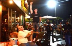 Foto de la galería: Noche de sábado: salida familiar, cena y música en vivo en otra vuelta por la costa posadeña