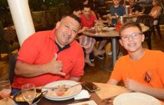 Foto de la galería: Noche de sábado: salida familiar, cena y música en vivo en otra vuelta por la costa posadeña