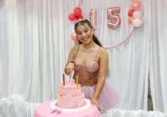 Foto de la galería: Los 15 años de Griselda Aramí Fariña Acevedo:  emoción, baile y fiesta, en una noche para el recuerdo