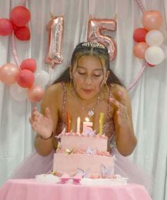 Foto de la galería: Los 15 años de Griselda Aramí Fariña Acevedo:  emoción, baile y fiesta, en una noche para el recuerdo