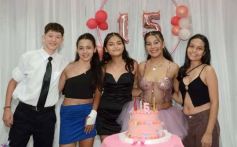 Foto de la galería: Los 15 años de Griselda Aramí Fariña Acevedo:  emoción, baile y fiesta, en una noche para el recuerdo