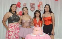 Foto de la galería: Los 15 años de Griselda Aramí Fariña Acevedo:  emoción, baile y fiesta, en una noche para el recuerdo