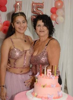 Foto de la galería: Los 15 años de Griselda Aramí Fariña Acevedo:  emoción, baile y fiesta, en una noche para el recuerdo