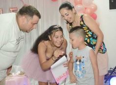 Foto de la galería: Los 15 años de Griselda Aramí Fariña Acevedo:  emoción, baile y fiesta, en una noche para el recuerdo