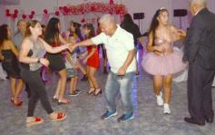 Foto de la galería: Los 15 años de Griselda Aramí Fariña Acevedo:  emoción, baile y fiesta, en una noche para el recuerdo