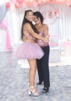 Foto de la galería: Los 15 años de Griselda Aramí Fariña Acevedo:  emoción, baile y fiesta, en una noche para el recuerdo