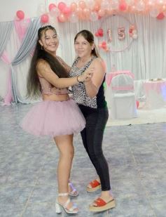 Foto de la galería: Los 15 años de Griselda Aramí Fariña Acevedo:  emoción, baile y fiesta, en una noche para el recuerdo