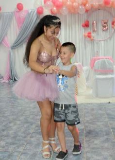 Foto de la galería: Los 15 años de Griselda Aramí Fariña Acevedo:  emoción, baile y fiesta, en una noche para el recuerdo