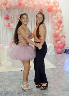 Foto de la galería: Los 15 años de Griselda Aramí Fariña Acevedo:  emoción, baile y fiesta, en una noche para el recuerdo