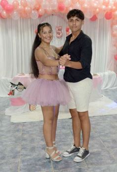 Foto de la galería: Los 15 años de Griselda Aramí Fariña Acevedo:  emoción, baile y fiesta, en una noche para el recuerdo