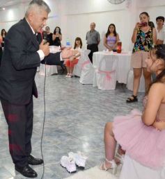 Foto de la galería: Los 15 años de Griselda Aramí Fariña Acevedo:  emoción, baile y fiesta, en una noche para el recuerdo