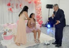 Foto de la galería: Los 15 años de Griselda Aramí Fariña Acevedo:  emoción, baile y fiesta, en una noche para el recuerdo