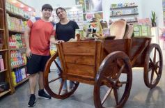 Foto de la galería: Otra vuelta en la ciudad,  con un salpicado de postales y los amigos que no faltan