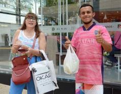 Foto de la galería: Otra vuelta en la ciudad,  con un salpicado de postales y los amigos que no faltan