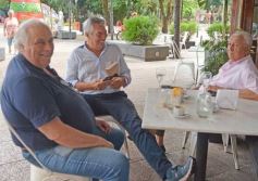 Foto de la galería: Otra vuelta en la ciudad,  con un salpicado de postales y los amigos que no faltan