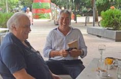 Foto de la galería: Otra vuelta en la ciudad,  con un salpicado de postales y los amigos que no faltan