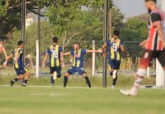 Foto de la galería: Torneo Regional: lejos del fair play, Mitre se quedó con la ilusión del ascenso