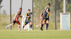 Foto de la galería: Torneo Regional: lejos del fair play, Mitre se quedó con la ilusión del ascenso