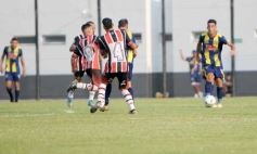 Foto de la galería: Torneo Regional: lejos del fair play, Mitre se quedó con la ilusión del ascenso