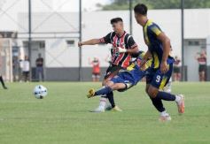 Foto de la galería: Torneo Regional: lejos del fair play, Mitre se quedó con la ilusión del ascenso