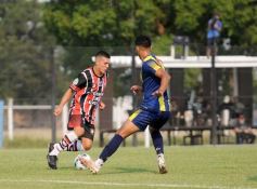 Foto de la galería: Torneo Regional: lejos del fair play, Mitre se quedó con la ilusión del ascenso