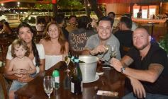 Foto de la galería: Viernes de salidas en la ciudad:  la previa del feriado largo copó la noche posadeña