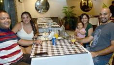 Foto de la galería: Viernes de salidas en la ciudad:  la previa del feriado largo copó la noche posadeña