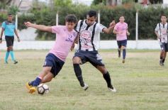 Sixto Fotografías. Deportes. Liga Posadeña A - Copa Aniversario Estudio Galeano: el Decano fue uno de los que festejó en el inicio del torneo de verano
