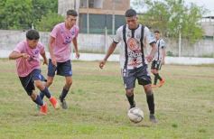 Foto de la galería: Copa Aniversario Estudio Galeano: el Decano fue uno de los que festejó en el inicio del torneo de verano