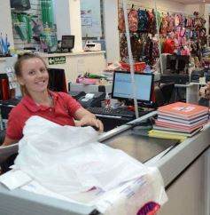 Foto de la galería: Pensando en la vuelta: compras y listas escolares se suman al movimiento en la ciudad