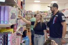 Foto de la galería: Pensando en la vuelta: compras y listas escolares se suman al movimiento en la ciudad