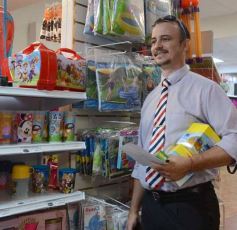 Foto de la galería: Pensando en la vuelta: compras y listas escolares se suman al movimiento en la ciudad