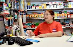 Foto de la galería: Pensando en la vuelta: compras y listas escolares se suman al movimiento en la ciudad