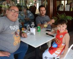 Foto de la galería: Pensando en la vuelta: compras y listas escolares se suman al movimiento en la ciudad