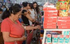 Foto de la galería: Pensando en la vuelta: compras y listas escolares se suman al movimiento en la ciudad