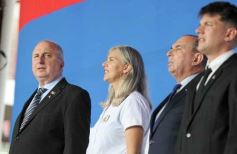 Foto de la galería: Vuelta a clases en Misiones: acto central por el primer dia en Itaembé Guazú