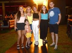 Foto de la galería: En el día de la Mujer: salidas, festejos y  encuentros coparon la noche de viernes en la ciudad