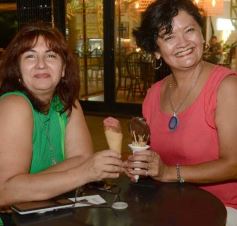 Foto de la galería: En el día de la Mujer: salidas, festejos y  encuentros coparon la noche de viernes en la ciudad