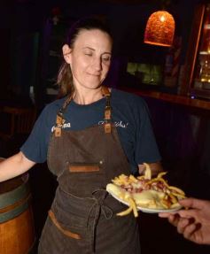 Foto de la galería: En el día de la Mujer: salidas, festejos y  encuentros coparon la noche de viernes en la ciudad