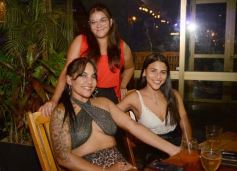 Foto de la galería: En el día de la Mujer: salidas, festejos y  encuentros coparon la noche de viernes en la ciudad