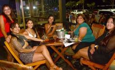 Foto de la galería: En el día de la Mujer: salidas, festejos y  encuentros coparon la noche de viernes en la ciudad