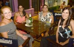 Foto de la galería: En el día de la Mujer: salidas, festejos y  encuentros coparon la noche de viernes en la ciudad