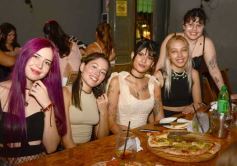 Foto de la galería: En el día de la Mujer: salidas, festejos y  encuentros coparon la noche de viernes en la ciudad