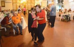 Foto de la galería: Noche de peña en la Casa Paraguaya: el programa Radial Guaraní Tavarandú celebró sus 15 años