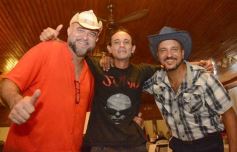 Foto de la galería: Noche de peña en la Casa Paraguaya: el programa Radial Guaraní Tavarandú celebró sus 15 años