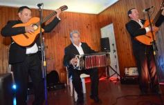 Foto de la galería: Noche de peña en la Casa Paraguaya: el programa Radial Guaraní Tavarandú celebró sus 15 años